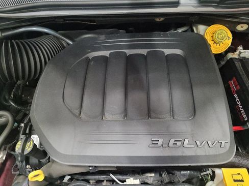 Used 2019 Dodge Grand Caravan SE FWD image 30