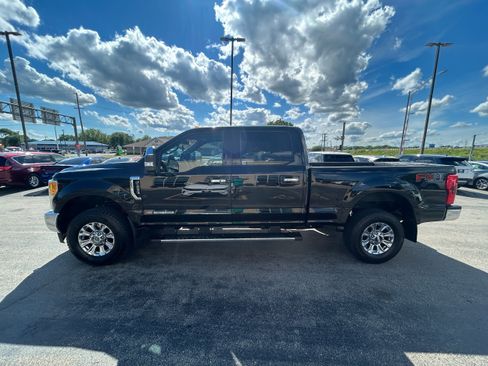 Used 2017 Ford F250 Lariat w/ Lariat Ultimate Package AWD/4WD image 3