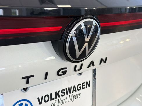 New 2026 Volkswagen Tiguan SE R-Line FWD image 34
