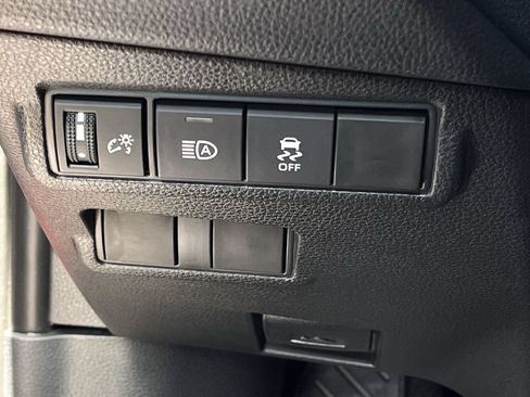 Used 2026 Toyota Corolla Cross LE FWD image 20