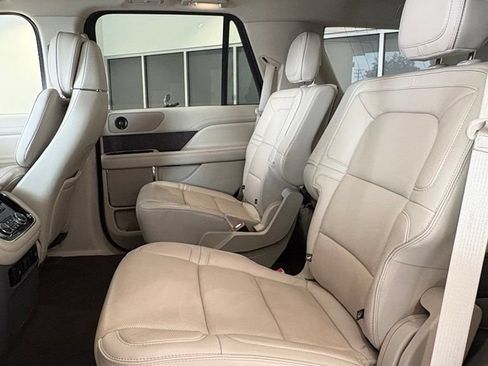 Used 2019 Lincoln Navigator Reserve w/ Cargo Package AWD/4WD image 16