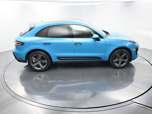 Used 2023 Porsche Macan image 41