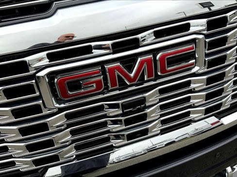 Used 2024 GMC Sierra 2500 Denali w/ Denali Reserve Package AWD/4WD image 24
