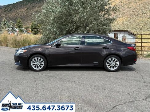 Used 2013 Lexus ES 300h w/ Luxury Pkg FWD image 2