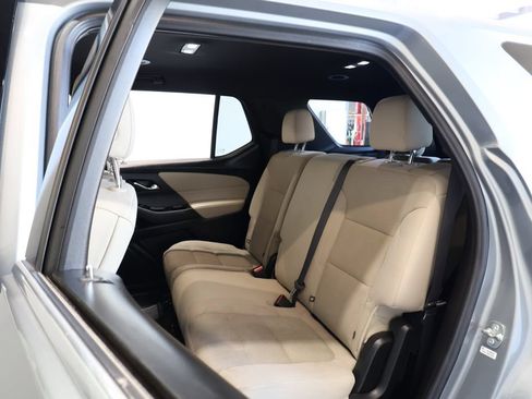 Used 2023 Chevrolet Traverse LS FWD image 19