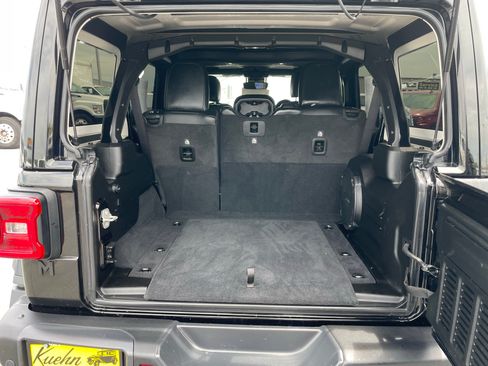 Used 2024 Jeep Wrangler Unlimited Rubicon AWD/4WD image 9
