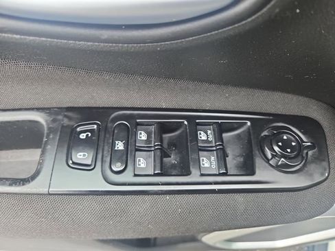 Used 2021 Jeep Renegade Sport w/ Sport Appearance Group AWD/4WD image 17