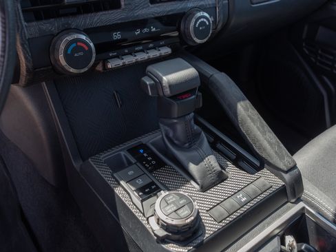 Used 2025 Toyota Tacoma TRD Off-Road AWD/4WD image 15