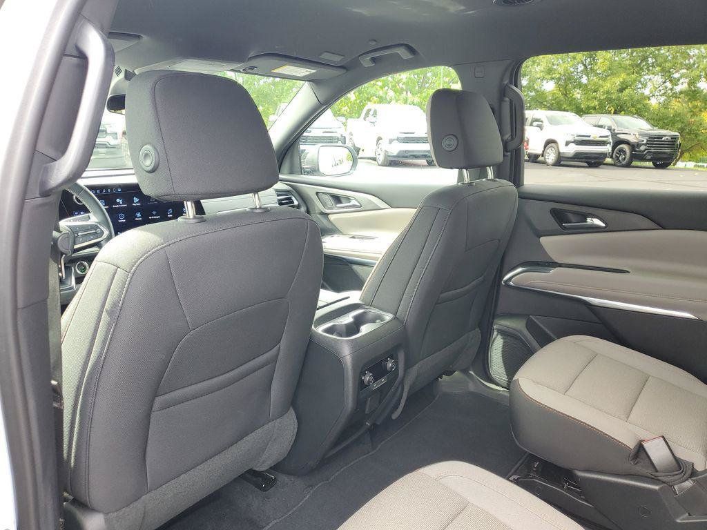 Used 2024 Chevrolet Traverse LT w/ LPO, Floor Liner Package AWD/4WD image 30