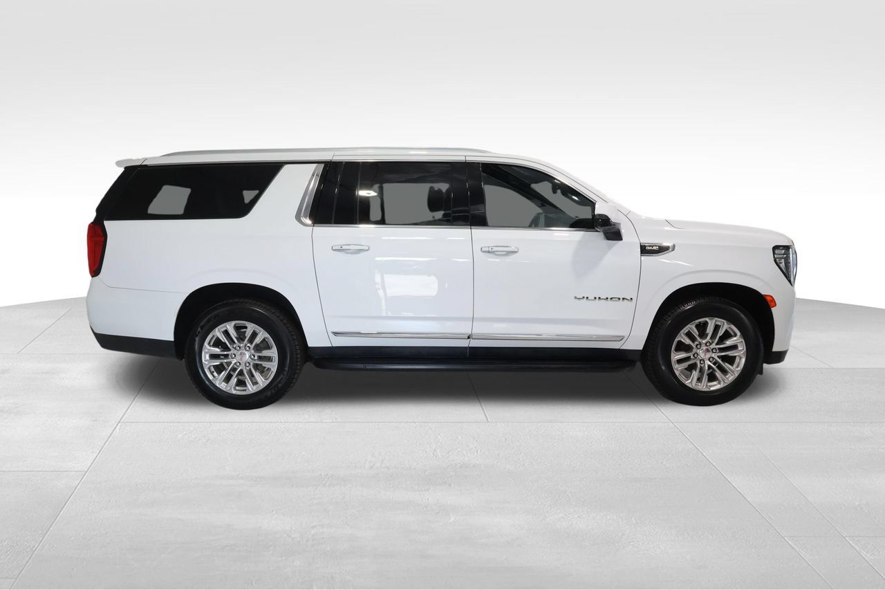 Used 2022 GMC Yukon XL SLT w/ SLT Premium Package AWD/4WD image 5
