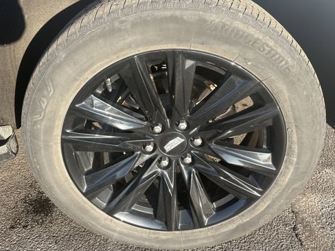 Used 2022 Cadillac Escalade ESV Sport w/ Touring Package image 13