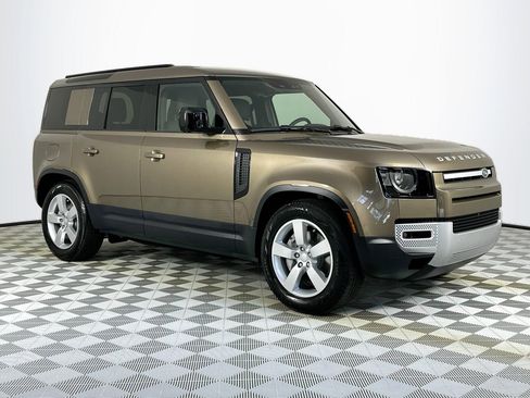 Used 2025 Land Rover Defender 110 S AWD/4WD image 3