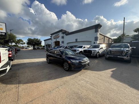 Used 2018 Honda Civic EX image 40