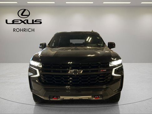 Used 2024 Chevrolet Suburban Z71 w/ Luxury Package image 2