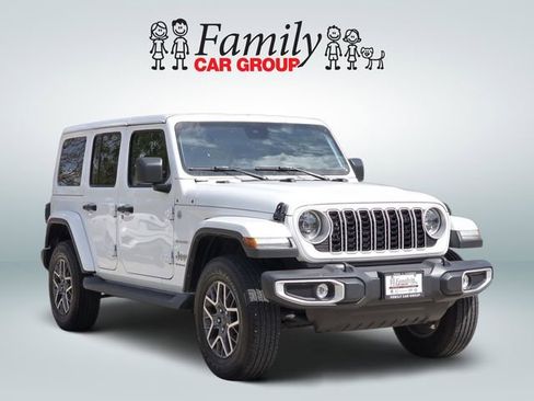 Used 2024 Jeep Wrangler Sahara AWD/4WD image 2