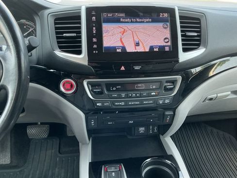 Used 2017 Honda Pilot Touring image 15