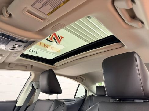Used 2025 Lexus ES 350 w/ Technology Package FWD image 15