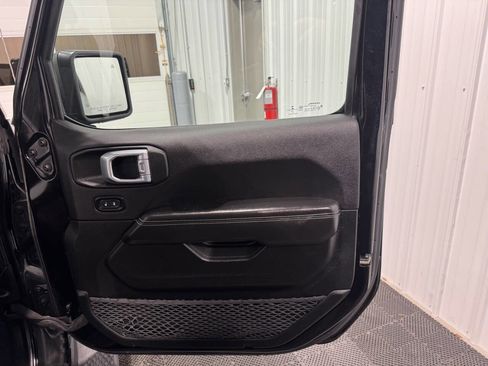 Used 2021 Jeep Wrangler Unlimited Sahara w/ Cold Weather Group image 17