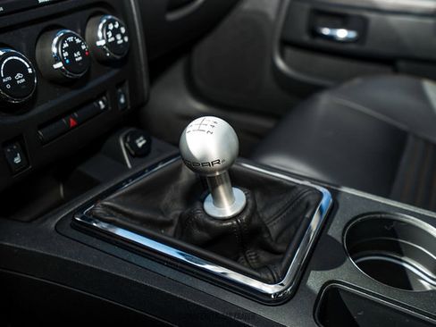Used 2014 Dodge Challenger R/T RWD image 38