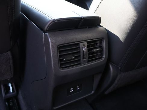 Used 2025 Nissan Rogue SL FWD image 17