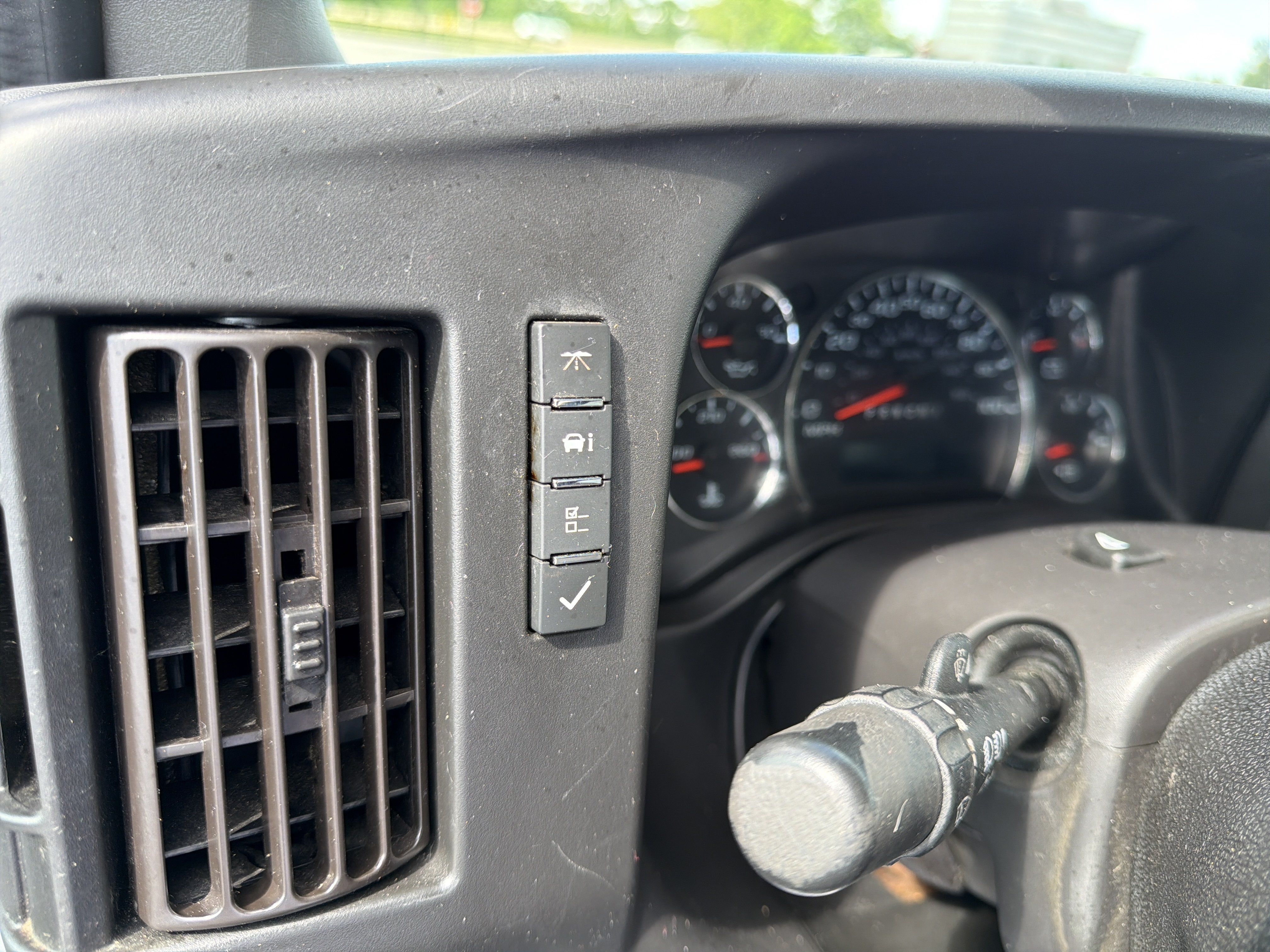 Used 2020 Chevrolet Express 3500 w/ Power Convenience Package RWD image 15