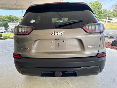Used 2019 Jeep Cherokee Latitude w/ Cold Weather Group AWD/4WD image 7