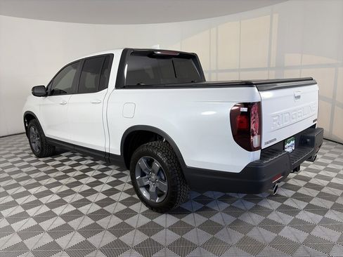 Used 2025 Honda Ridgeline TrailSport image 5