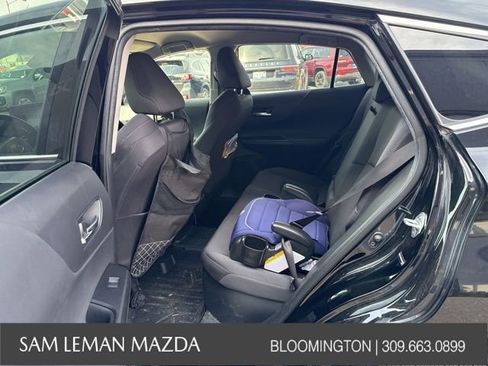 Used 2021 Toyota Venza LE w/ Carpet Mat Package (TMS) image 6