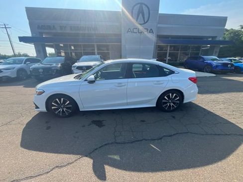 Used 2024 Honda Civic EX image 2
