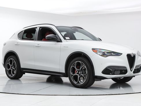 New 2026 Alfa Romeo Stelvio Sprint w/ Convenience Package AWD/4WD image 7