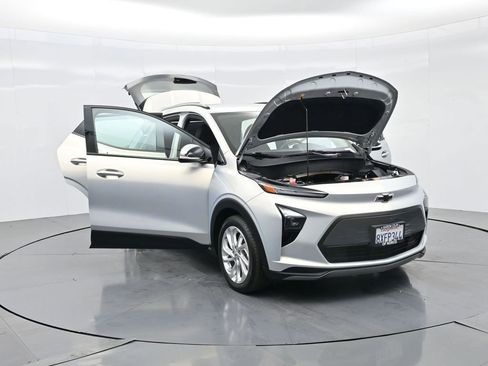 Used 2022 Chevrolet Bolt EUV LT image 36