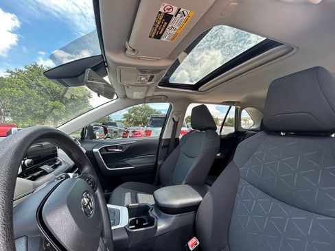 Used 2025 Toyota RAV4 XLE w/ Convenience Package AWD/4WD image 12