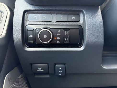 Used 2023 Ford F250 Platinum AWD/4WD image 17