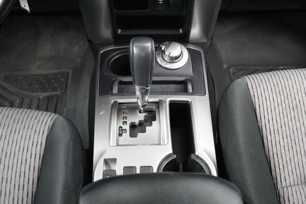 Used 2018 Toyota 4Runner SR5 AWD/4WD image 22