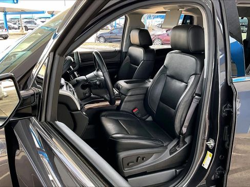 Used 2016 GMC Yukon SLT w/ Open Road Package image 8