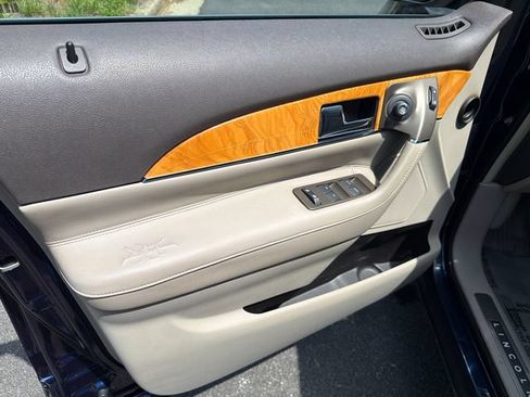 Used 2011 Lincoln MKX 2WD w/ 102A Rapid Spec Order Code image 8