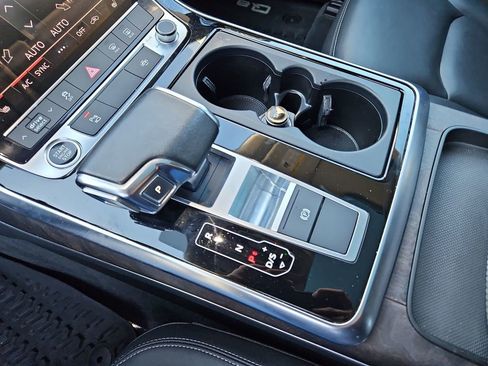 Used 2022 Audi Q8 Premium w/ Convenience Package image 21