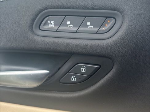 Used 2023 Cadillac Escalade Premium Luxury w/ Performance Package image 25