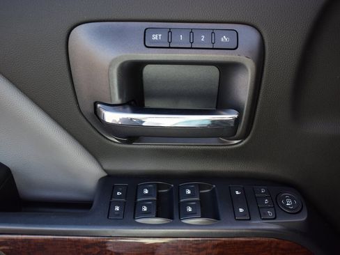 Used 2018 GMC Sierra 1500 SLT image 11