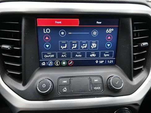 Used 2023 GMC Acadia SLE image 18