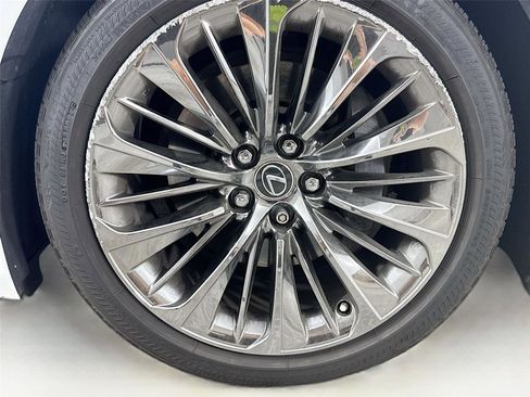 Used 2018 Lexus LS 500 AWD w/ Luxury Package image 13