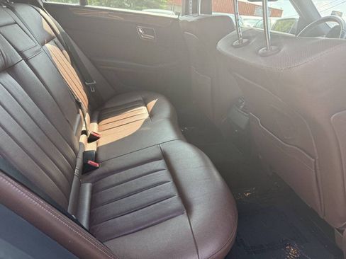 Used 2010 Mercedes-Benz E 550 Sedan w/ Premium 1 Pkg image 11