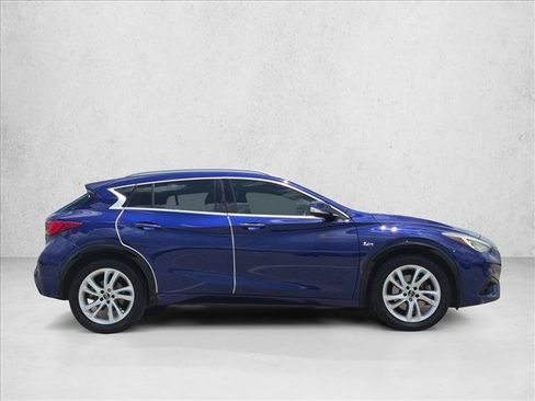 Used 2019 INFINITI QX30 FWD image 4