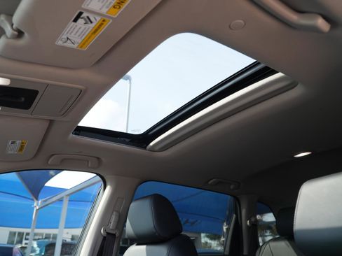 Used 2025 Honda CR-V EX-L image 17