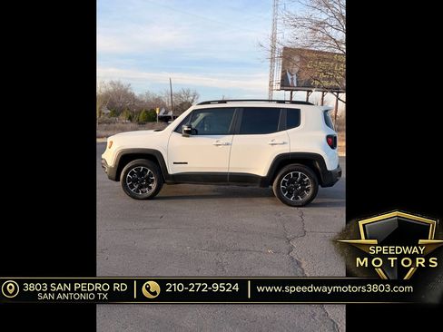 Used 2023 Jeep Renegade Latitude AWD/4WD image 6