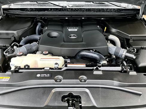 Used 2024 Lexus GX 550 AWD/4WD image 32