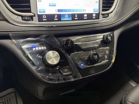 New 2026 Chrysler Pacifica Select w/ S Appearance Package FWD image 23