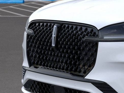 New 2026 Lincoln Aviator Reserve w/ Jet Appearance Package RWD image 17