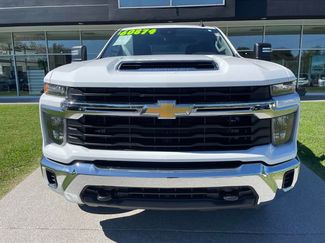 Used 2024 Chevrolet Silverado 2500 LT video 3