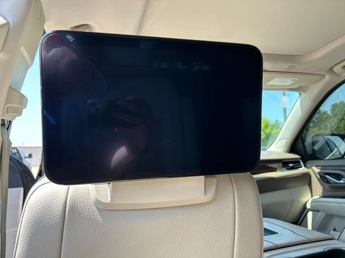 Used 2021 GMC Yukon Denali w/ Denali Premium Package AWD/4WD image 17